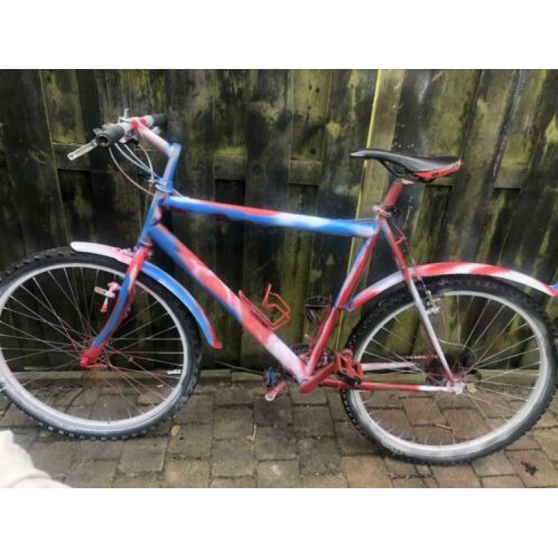 Stationsfiets rood/wit/blauw