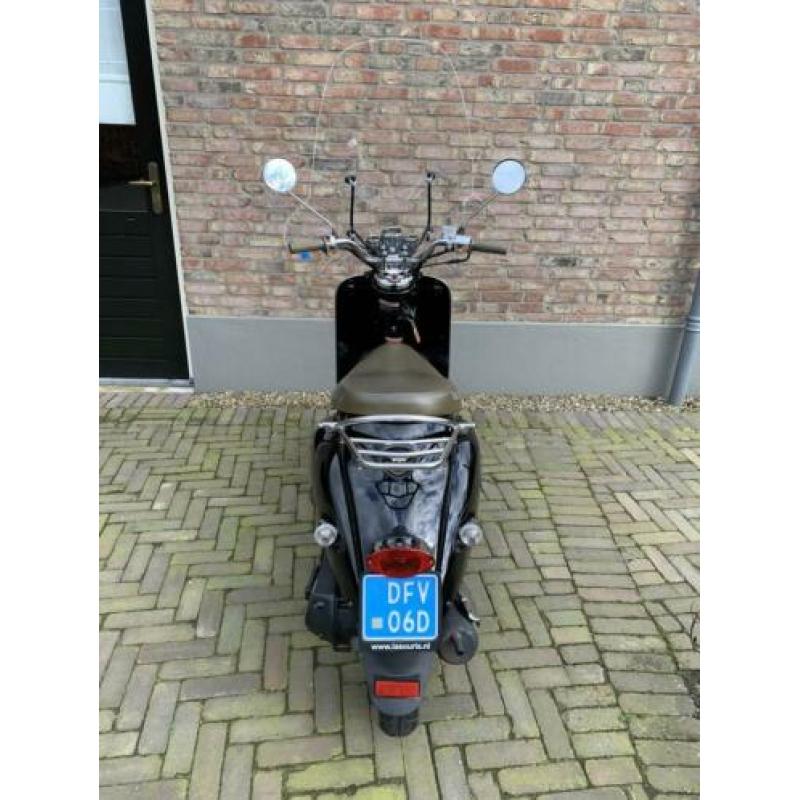 la souris trendy snor scooter