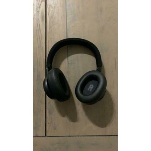 JBL E55BT zwart