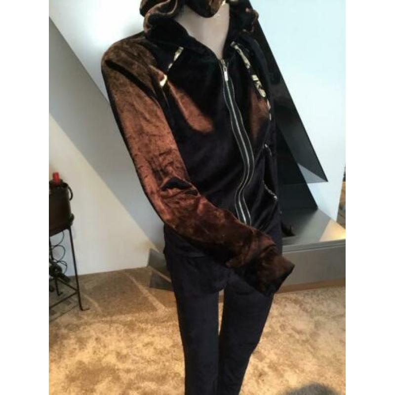 BLUMARINE pak 2 delig maat M velours ORIGINEEL