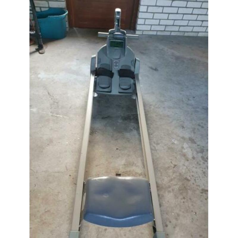 Tunturi roeitrainer R60 zo goed als nieuw