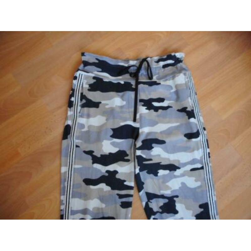 Gaaf jogging broek van Studio Anneloes mt M Camo print