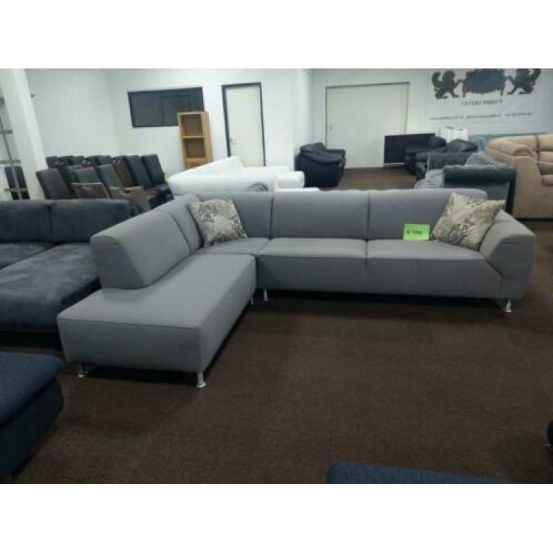 Grijs stoffen hoekbank afm.300x220 ALLES IS DIRECT LEVERBAAR