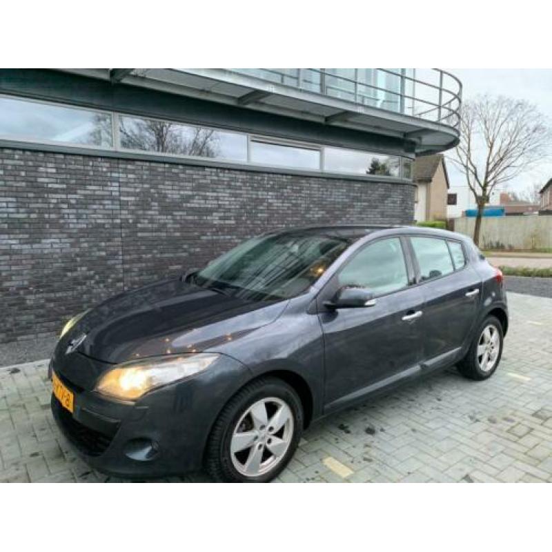 Renault Mégane 1.6 16V 110 Selection Business Sport