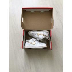 Nike court borough sneakers maat 25