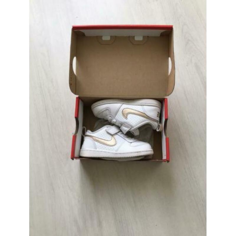 Nike court borough sneakers maat 25