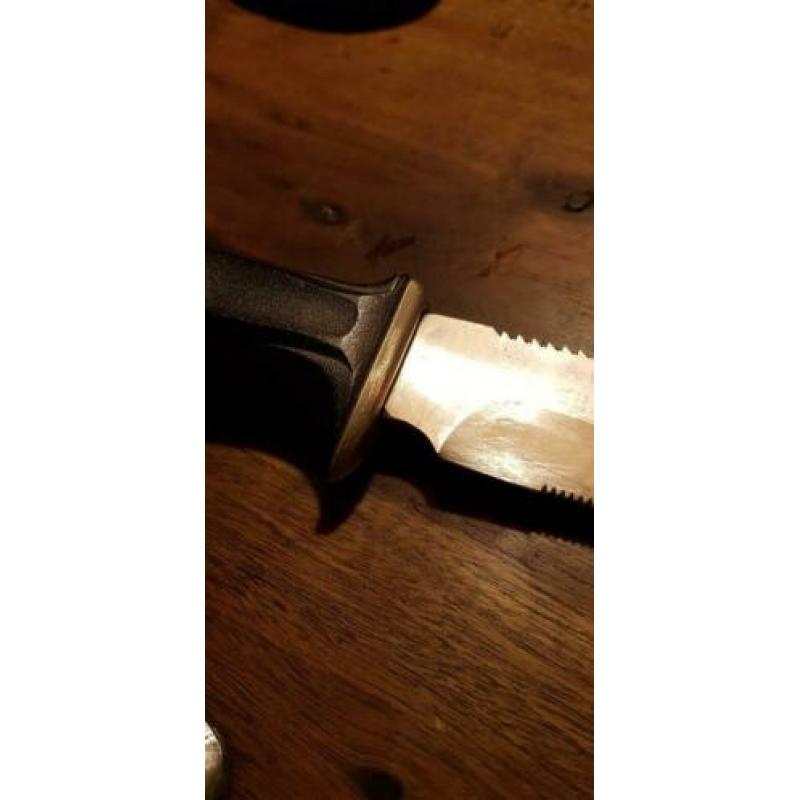 Survival rambo mes met holster en slijpsteen
