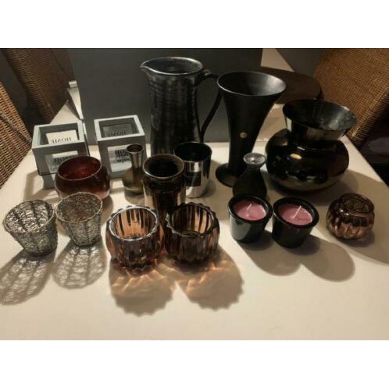 Heel veel woonaccessoires per set €10;