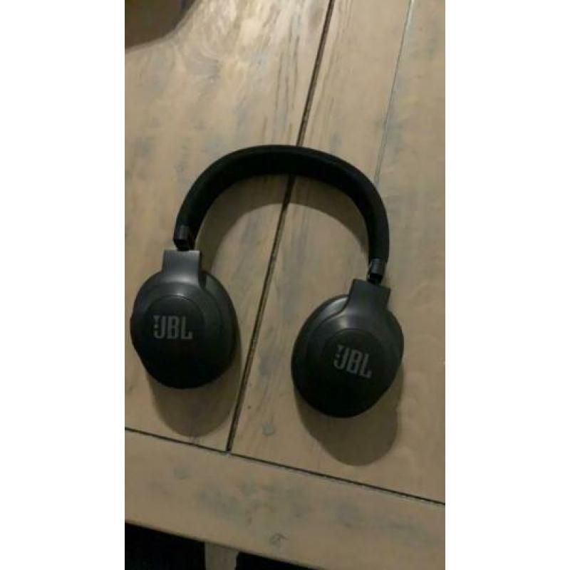 JBL E55BT zwart
