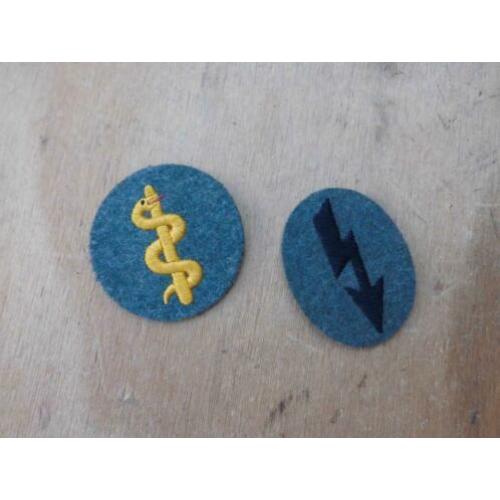 + Duitse Wehrmacht Vaardigheids Emblemen Funker & Medische +