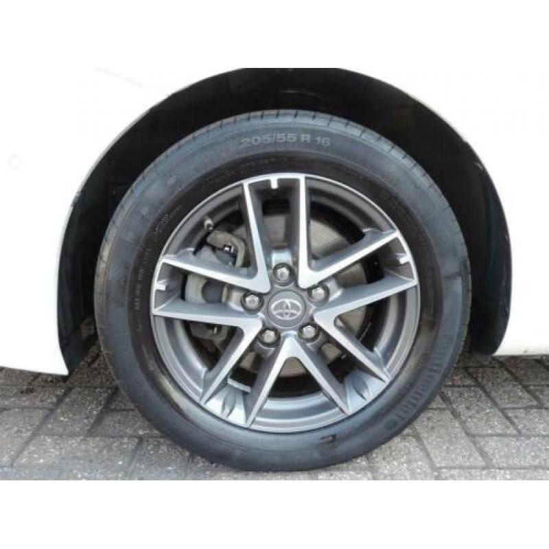 Toyota Auris Touring Sports 1.8 Hybrid Lease (full options)