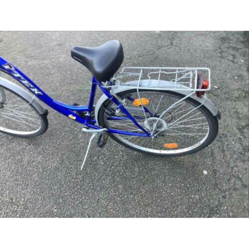 Item damesfiets met voor en achter bagagerek,versnellingen