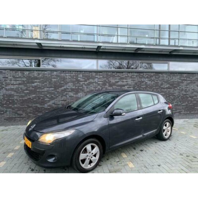 Renault Mégane 1.6 16V 110 Selection Business Sport