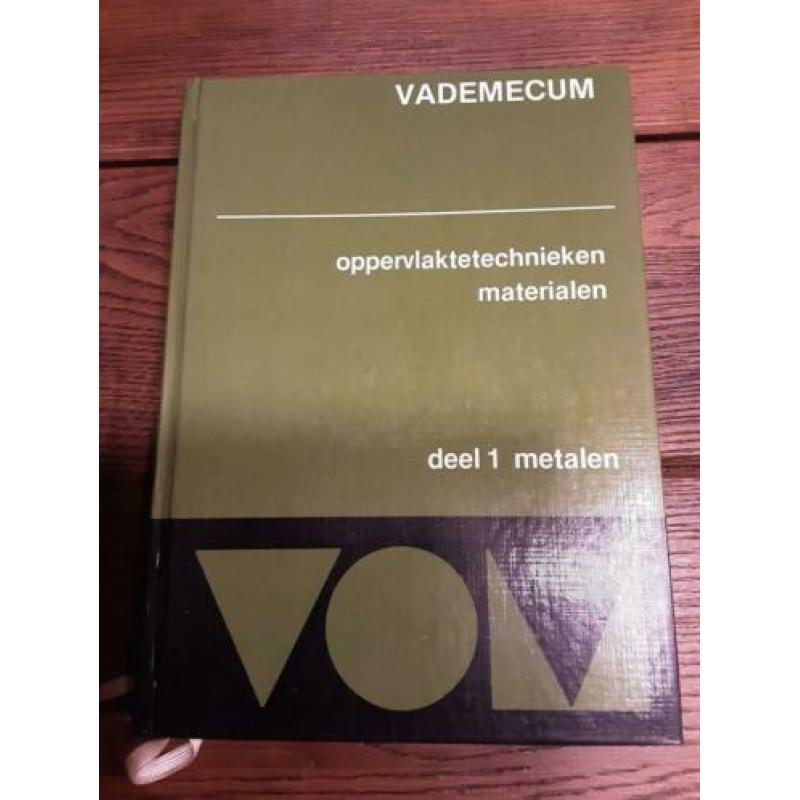 10 boeken werktuigbouw, voornl. ex. bibliotheek hts