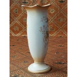 Mooi antiek Engels vaasje van Crown Ducal porselein 16,7 cm.