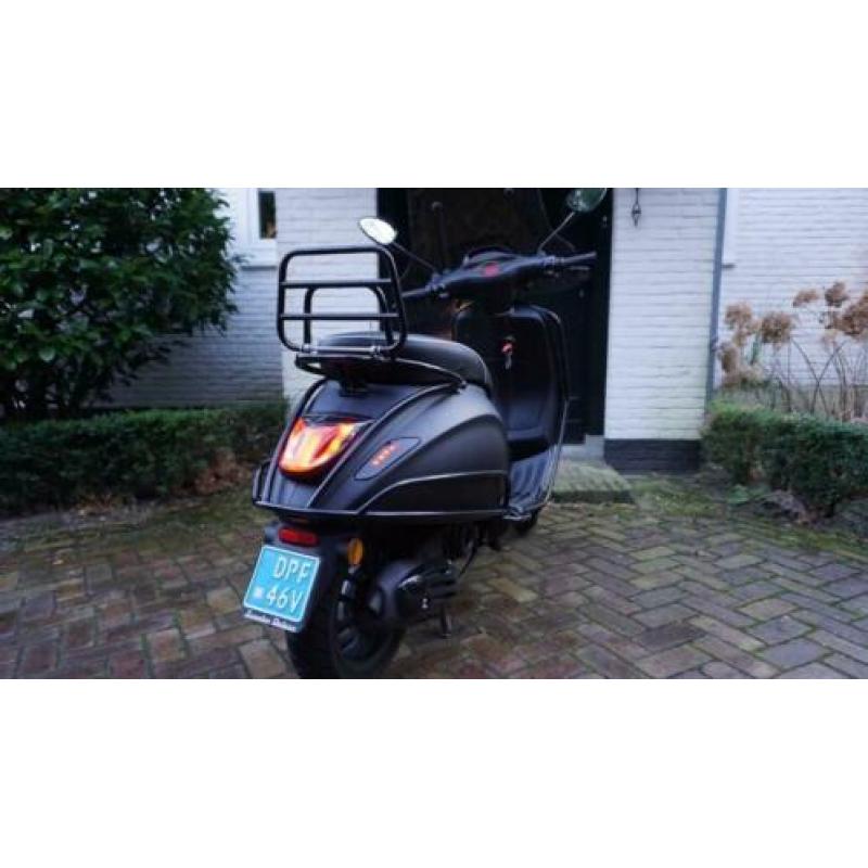 Vespa Sprint 25km I-get 4T 2018 - Mat zwart Full option