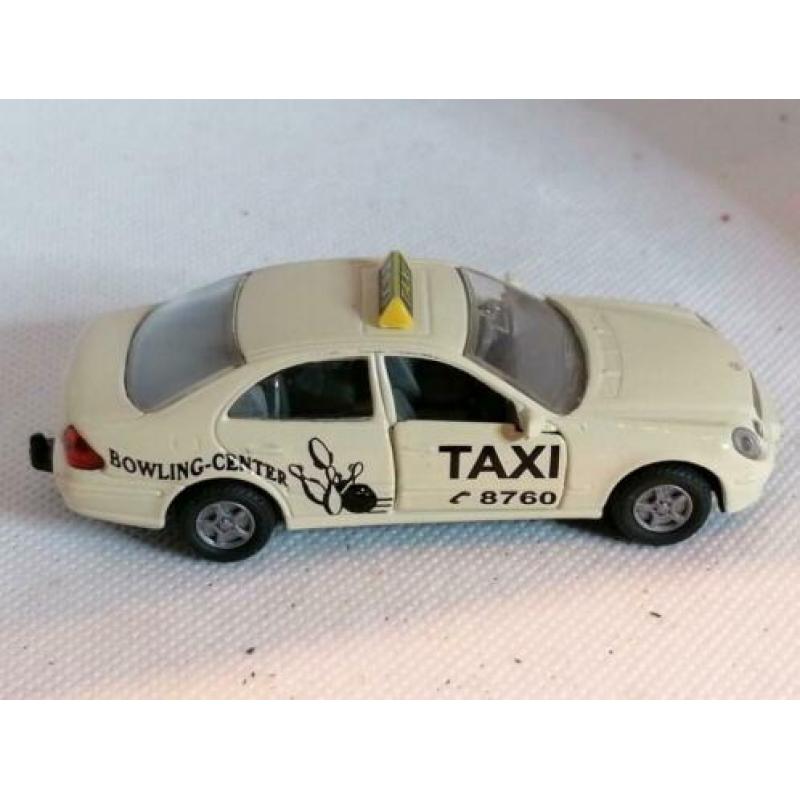 Siku Mercedes BenzE 500 Taxi nr. 1332