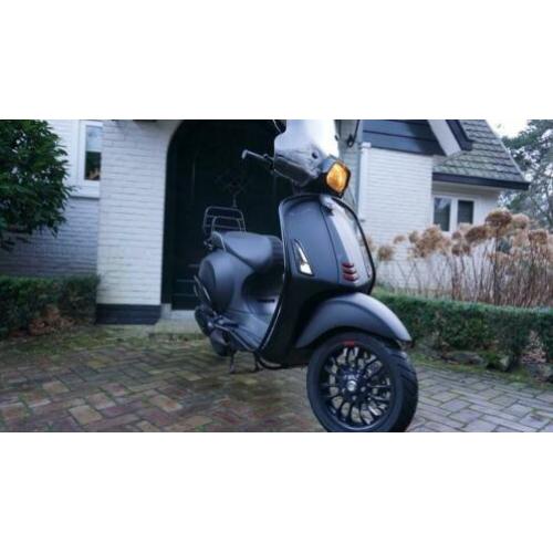 Vespa Sprint 25km I-get 4T 2018 - Mat zwart Full option