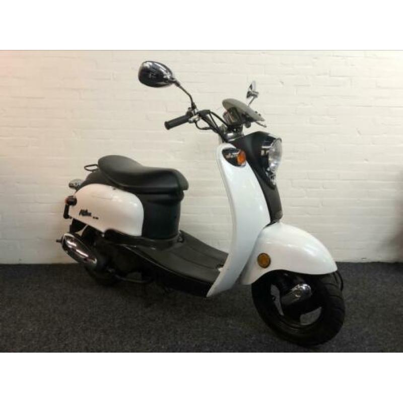 Keeway Milan 45km BROM 2015 met 7400km 1e Eigenaar!! ACTIE