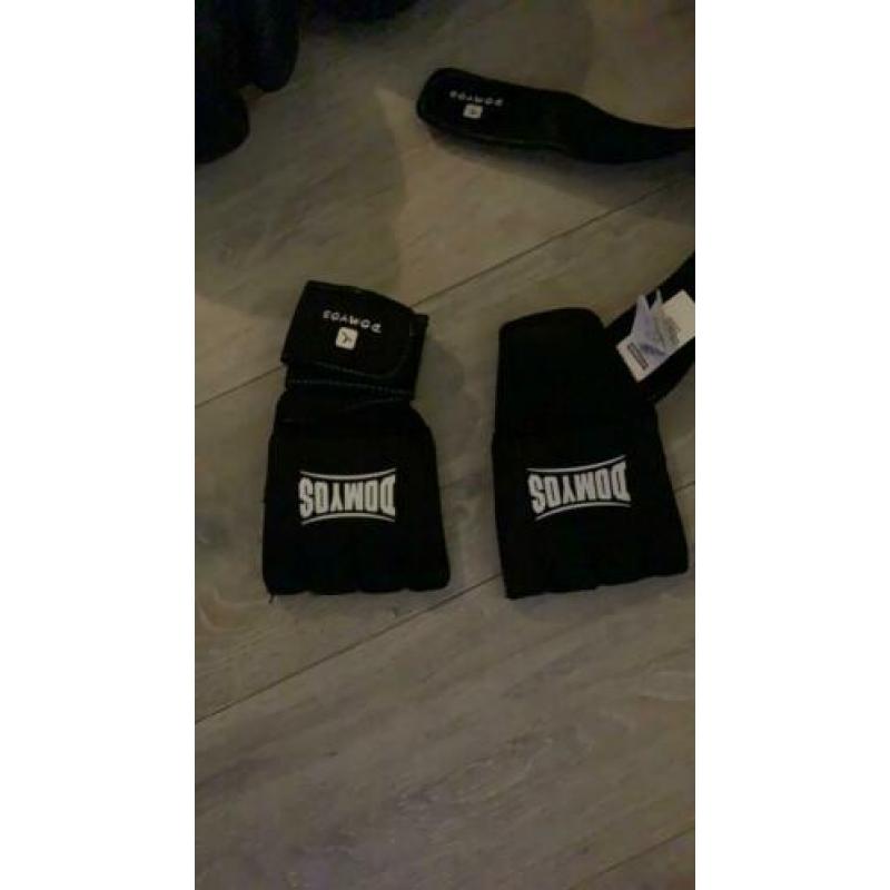 Bokszak met bokshandschoenen ??