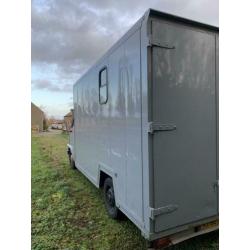 Renault Master 2 paardsvrachtwagentje