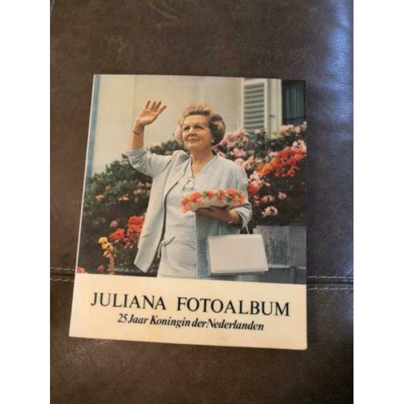 Juliana foto album 25 jaar koningin der Nederlander