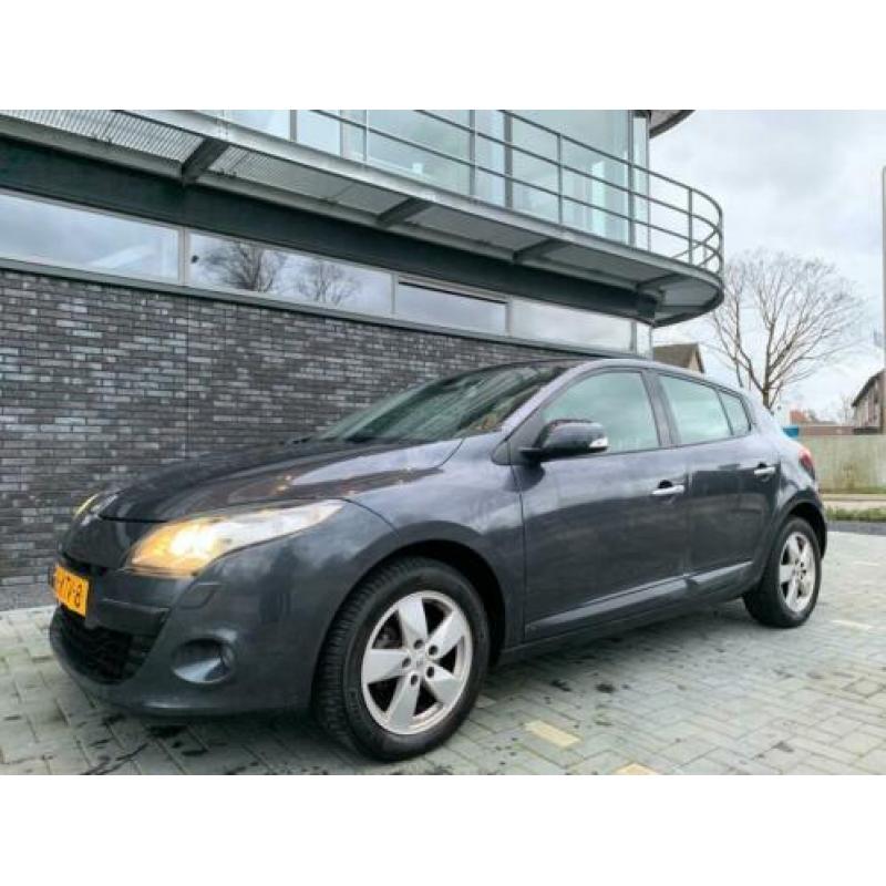 Renault Mégane 1.6 16V 110 Selection Business Sport