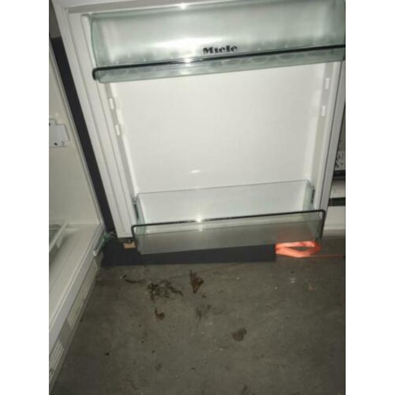 Inbouwkoelkastje met vriesvakje