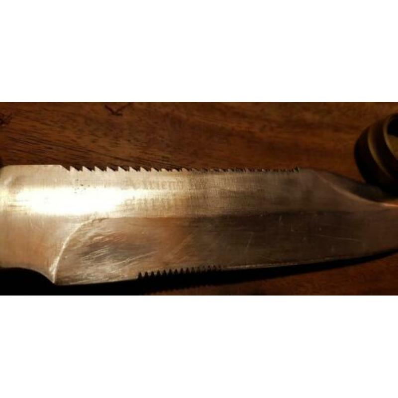 Survival rambo mes met holster en slijpsteen