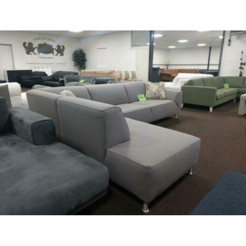 Grijs stoffen hoekbank afm.300x220 ALLES IS DIRECT LEVERBAAR