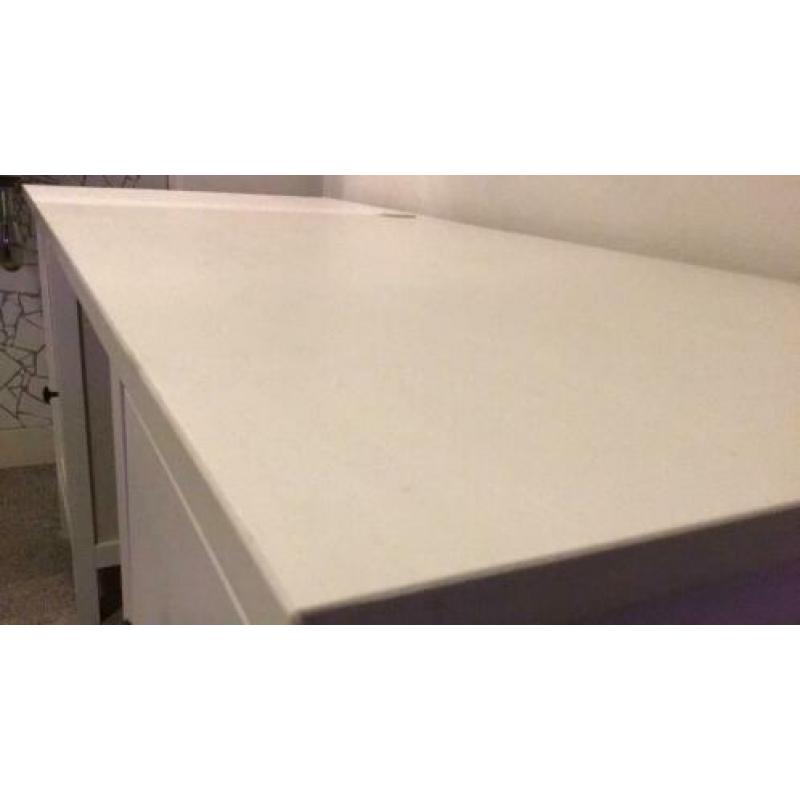 Bureau met bureaustoel