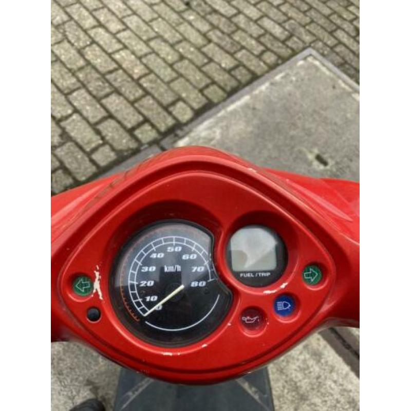 Yamaha jog snor rood opknapper !