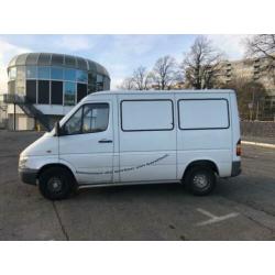 Mercedes-Benz Sprinter 208 CDI met APK en NAP