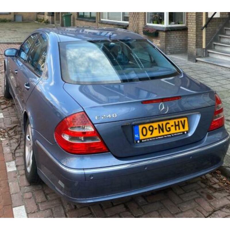 Mercedes E-Klasse 2.6 E240 Sedan AUT 2003 Blauw