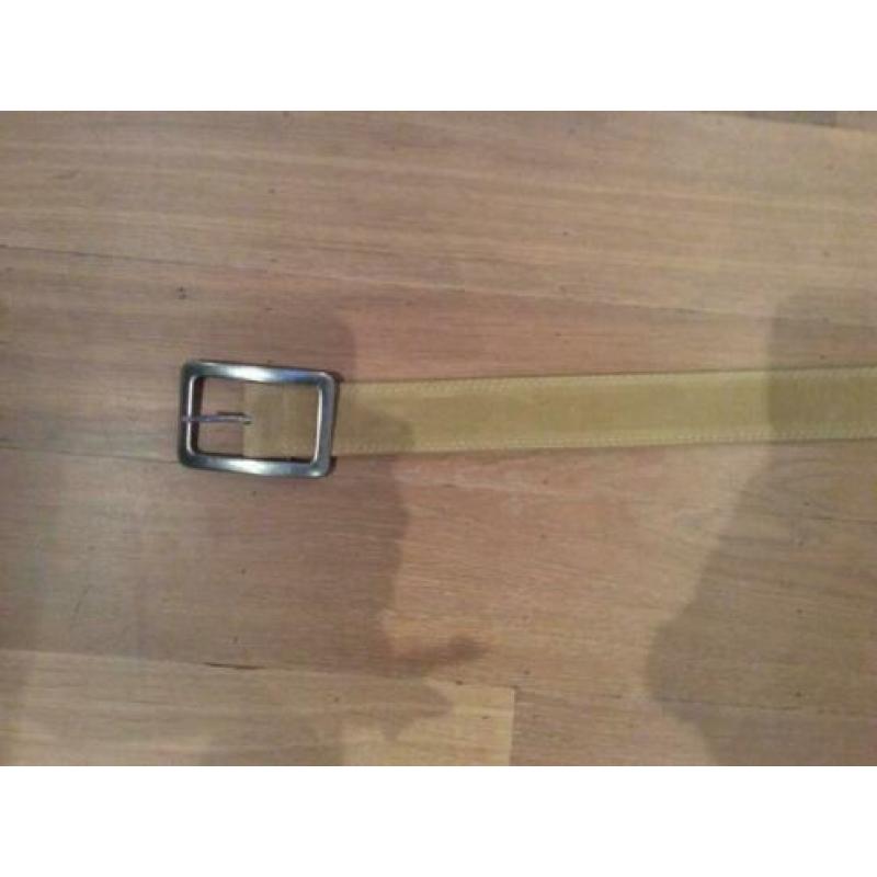 Nieuwe suède leren beige riem in maat 85 cm