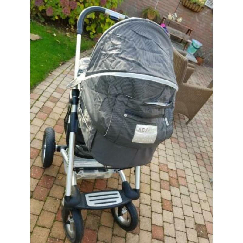 Kinderwagen grijs, merk Mutsy