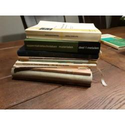 10 boeken werktuigbouw, voornl. ex. bibliotheek hts