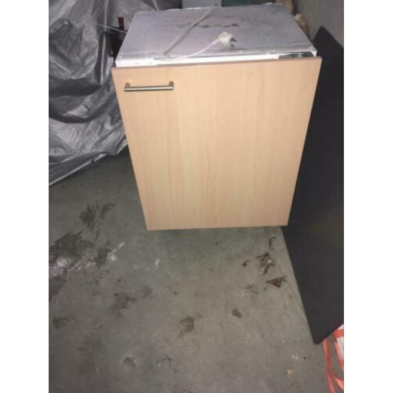 Inbouwkoelkastje met vriesvakje