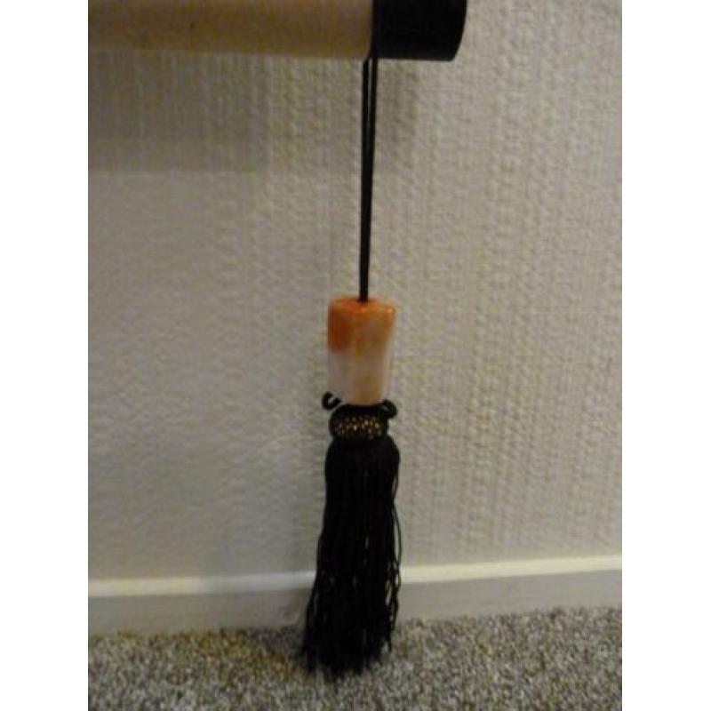 Japanse Scroll gewichten "Fuchin" Jadeite met zijde tassels.