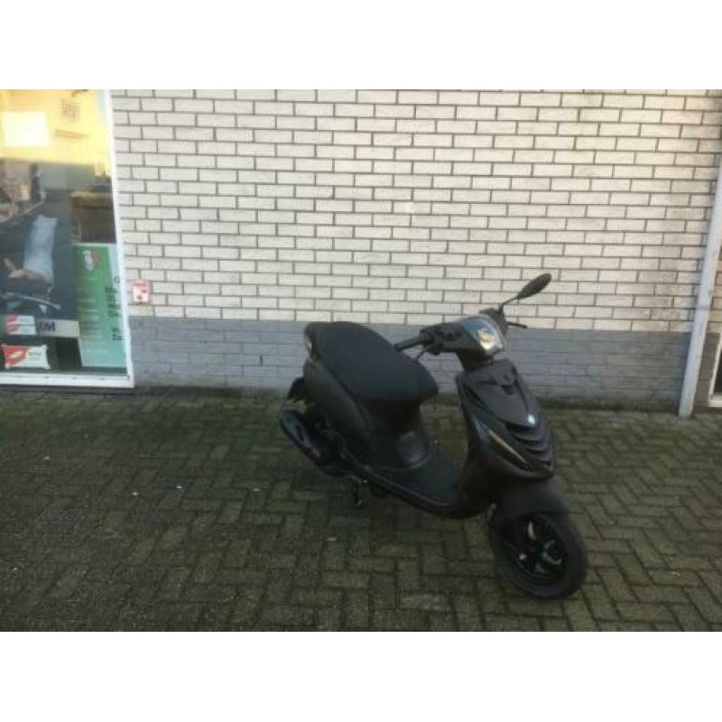 Dikke piaggio zip sp 25km snor mat black 5000km bj2014