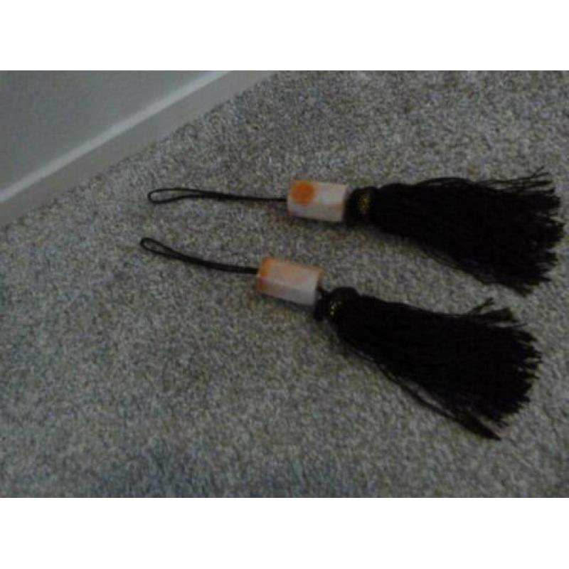 Japanse Scroll gewichten "Fuchin" Jadeite met zijde tassels.