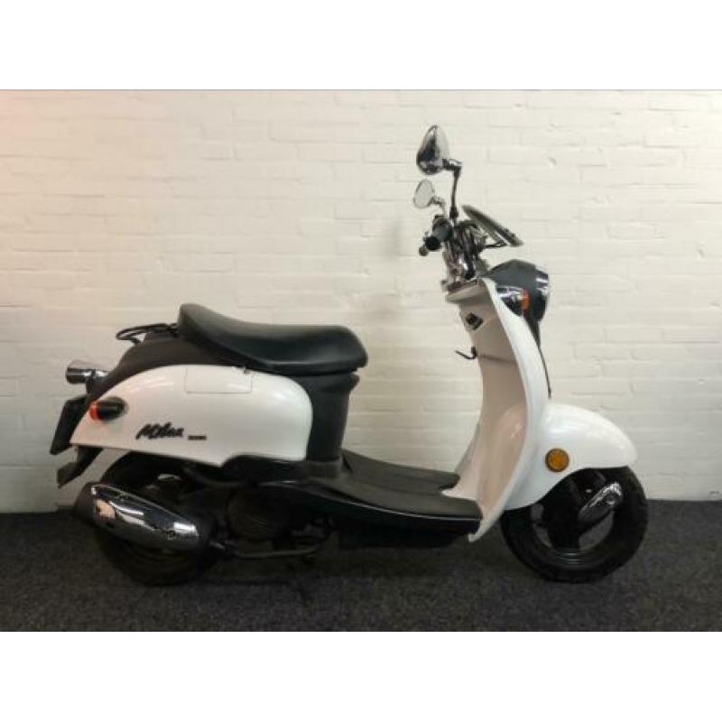 Keeway Milan 45km BROM 2015 met 7400km 1e Eigenaar!! ACTIE
