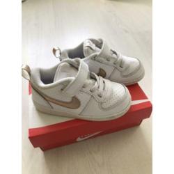 Nike court borough sneakers maat 25