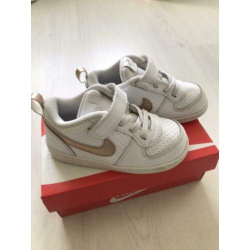 Nike court borough sneakers maat 25