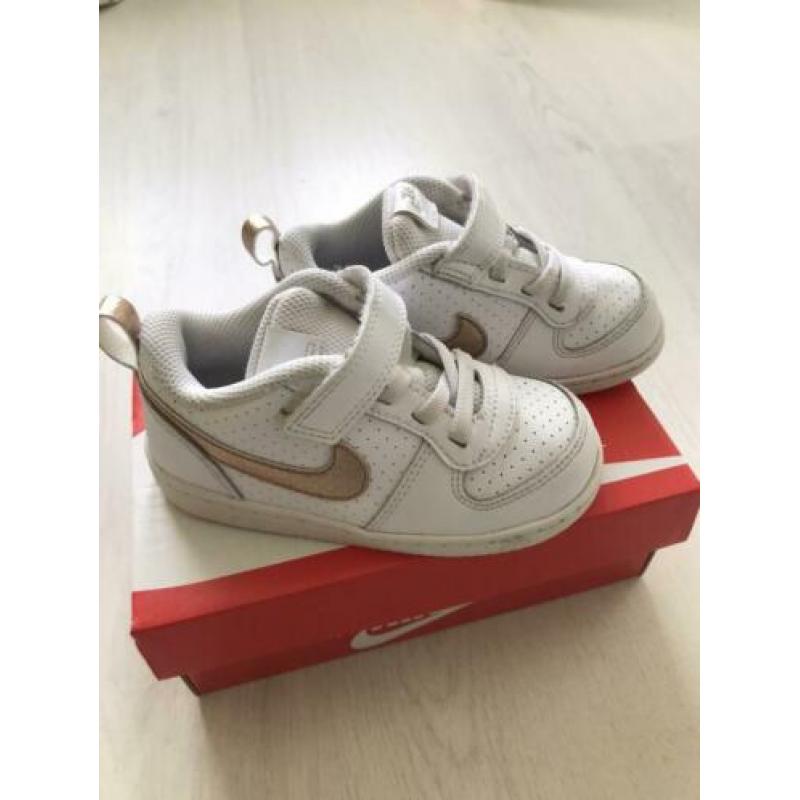 Nike court borough sneakers maat 25