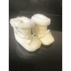 Mayoral baby slofjes maat 16 nieuw