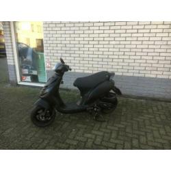 Dikke piaggio zip sp 25km snor mat black 5000km bj2014