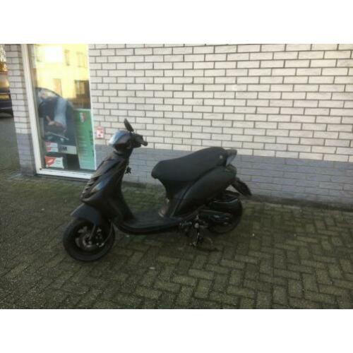 Dikke piaggio zip sp 25km snor mat black 5000km bj2014