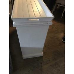 Mooie robuuste witte houten wandkast, ladenkast,opbergmeubel