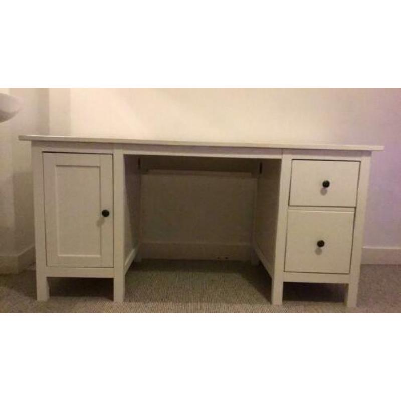 Bureau met bureaustoel